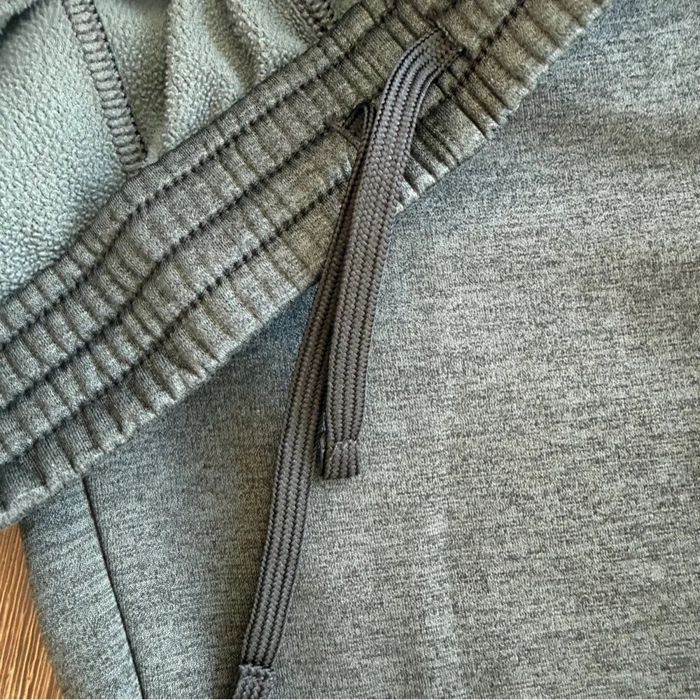 3/27$ Adidas Kids Charcoal Joggers with White Stripes size Large - Picture 6 of 7